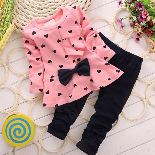 Baby Girls clothing Sets Heart-shaped Print Bow Cute 2PCS Kids Set T shirt + Pants Love Bowknot Girls Clothing Set